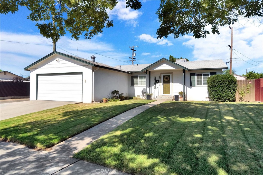 4619 N Clark Property Photo 2