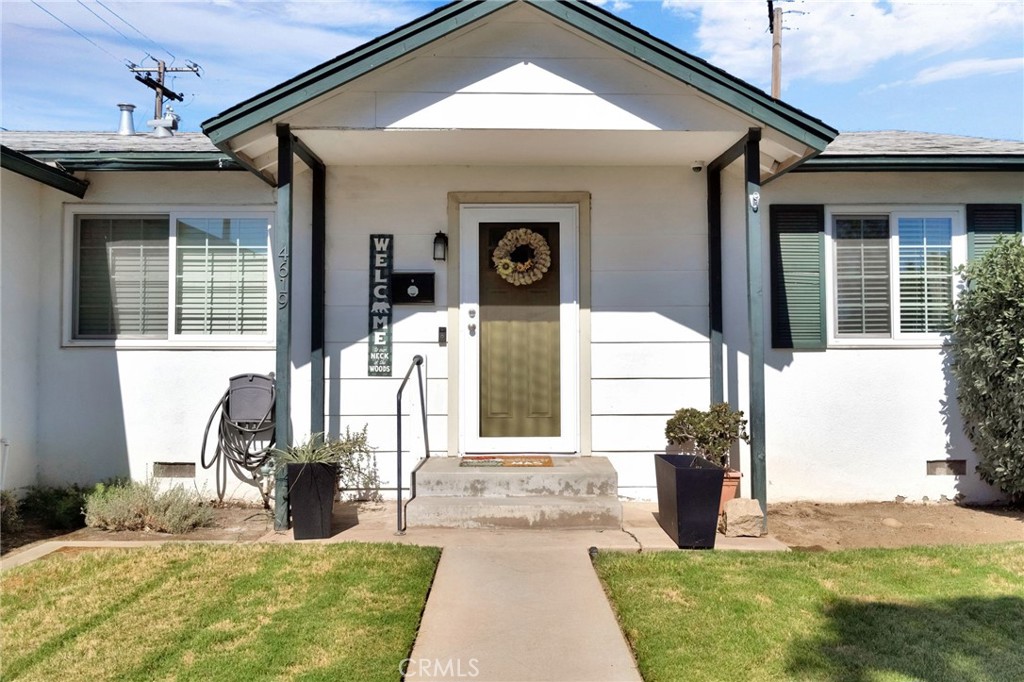 4619 N Clark Property Photo 4