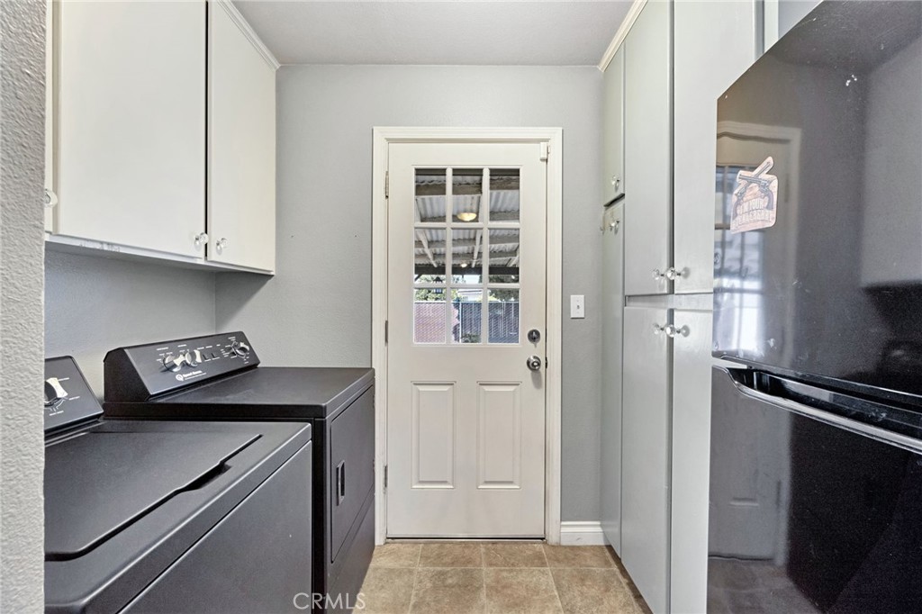 4619 N Clark Property Photo 14