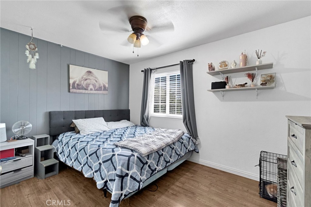 4619 N Clark Property Photo 17