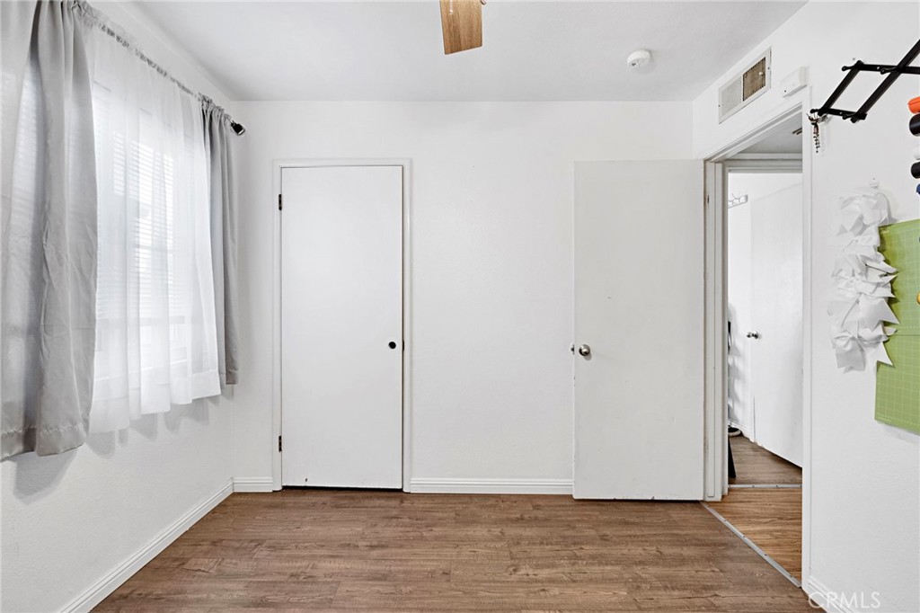 4619 N Clark Property Photo 20
