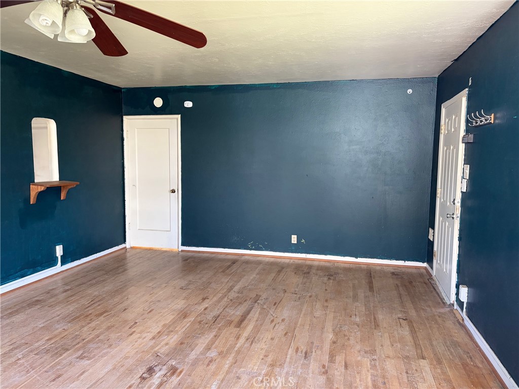397 Hoover Property Photo 4