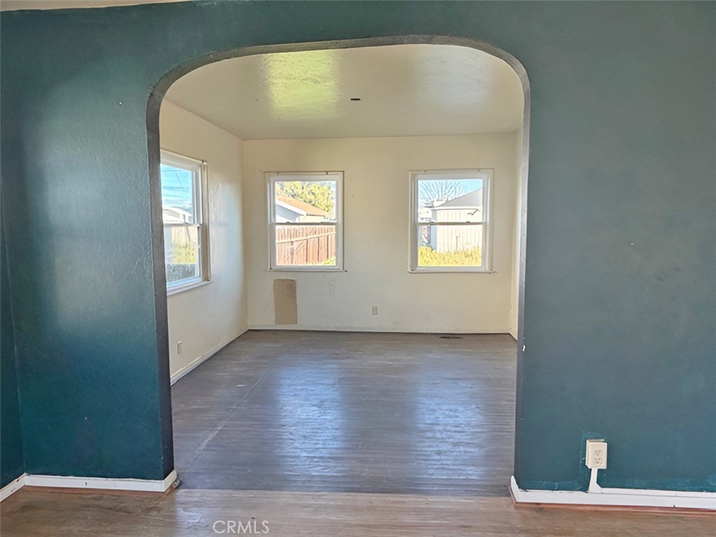 397 Hoover Property Photo 5