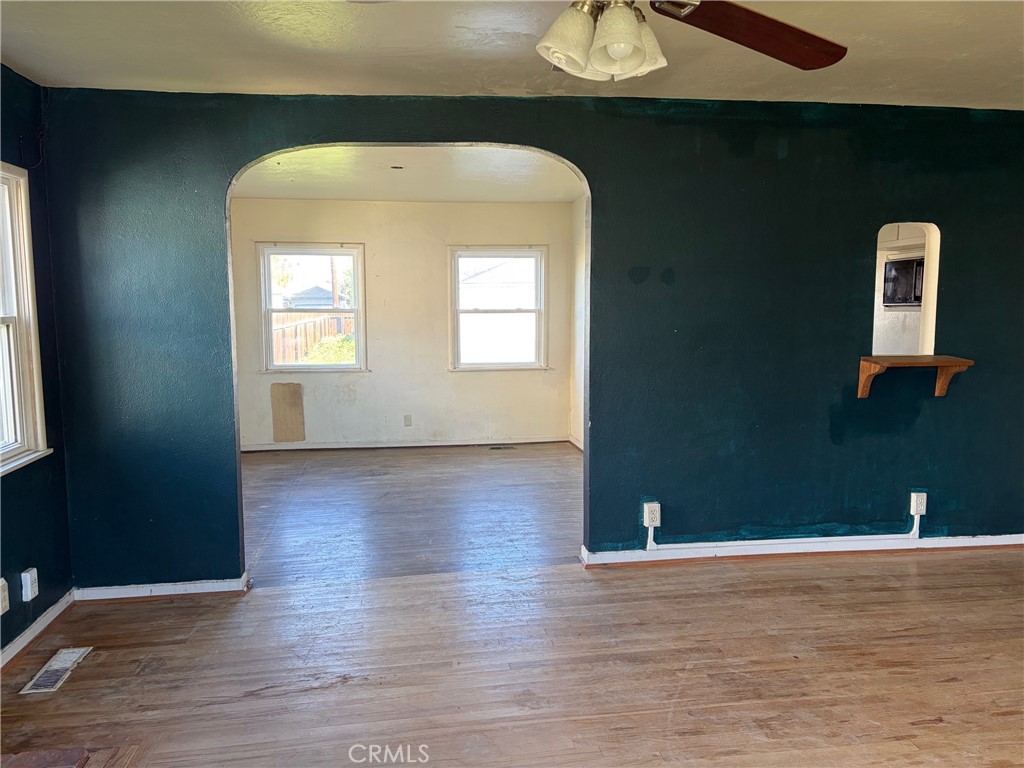 397 Hoover Property Photo 6