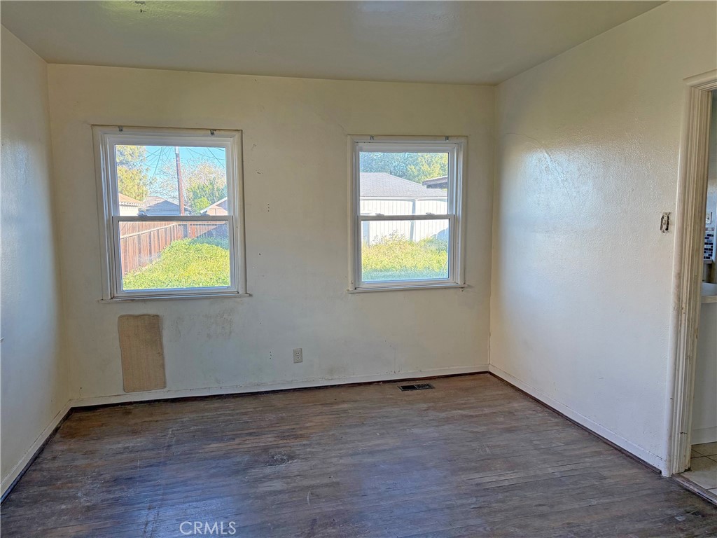 397 Hoover Property Photo 7