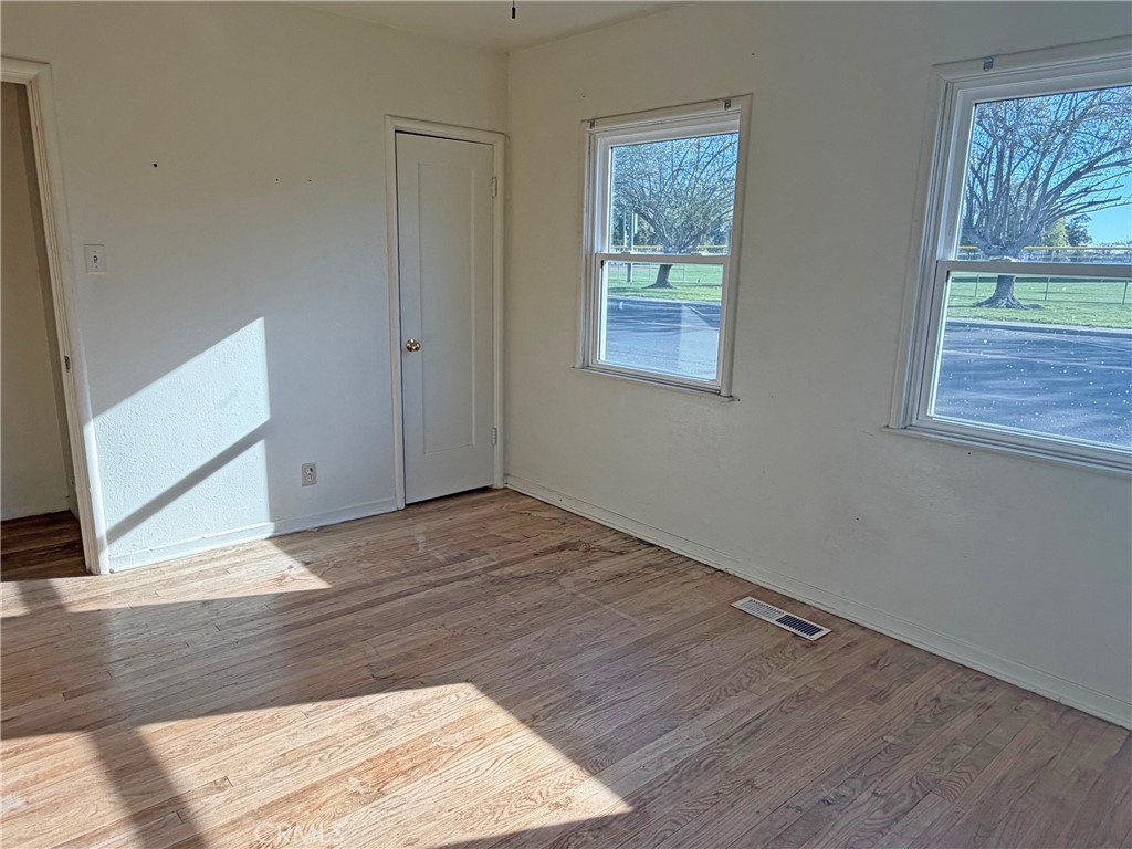 397 Hoover Property Photo 17