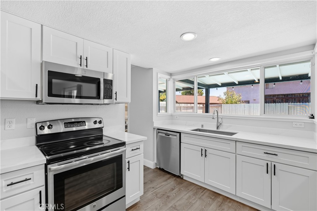 470 Edwards Property Photo 5