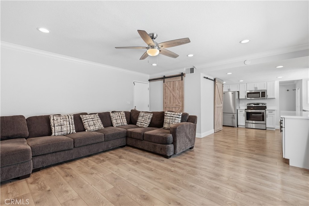 470 Edwards Property Photo 18