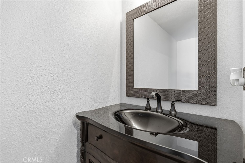 470 Edwards Property Photo 21