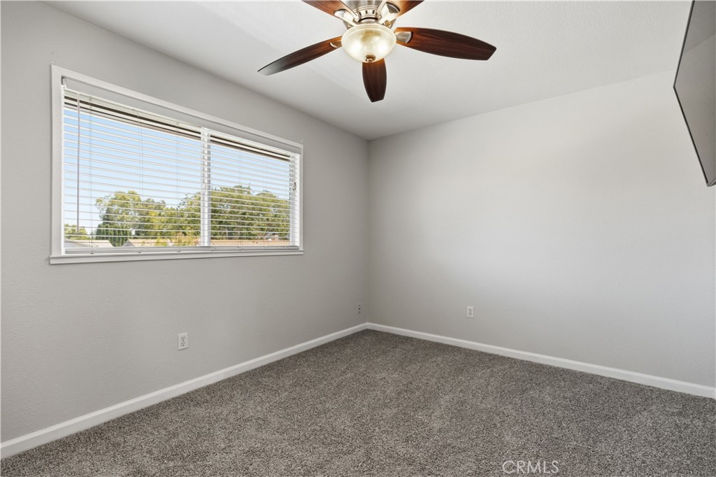 470 Edwards Property Photo 28