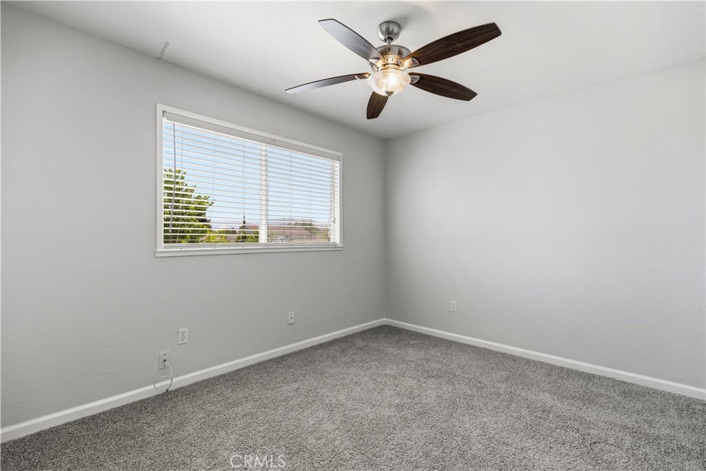 470 Edwards Property Photo 31