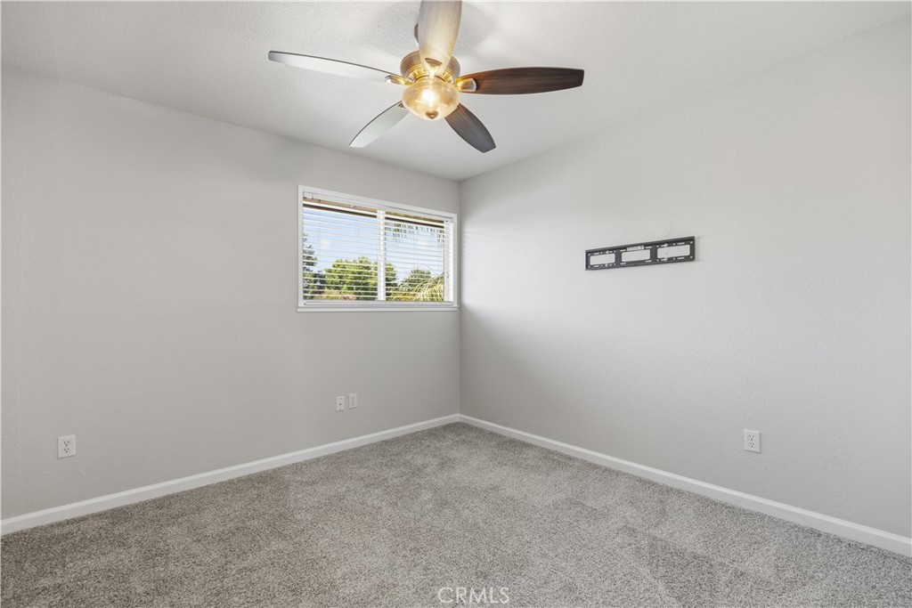470 Edwards Property Photo 33