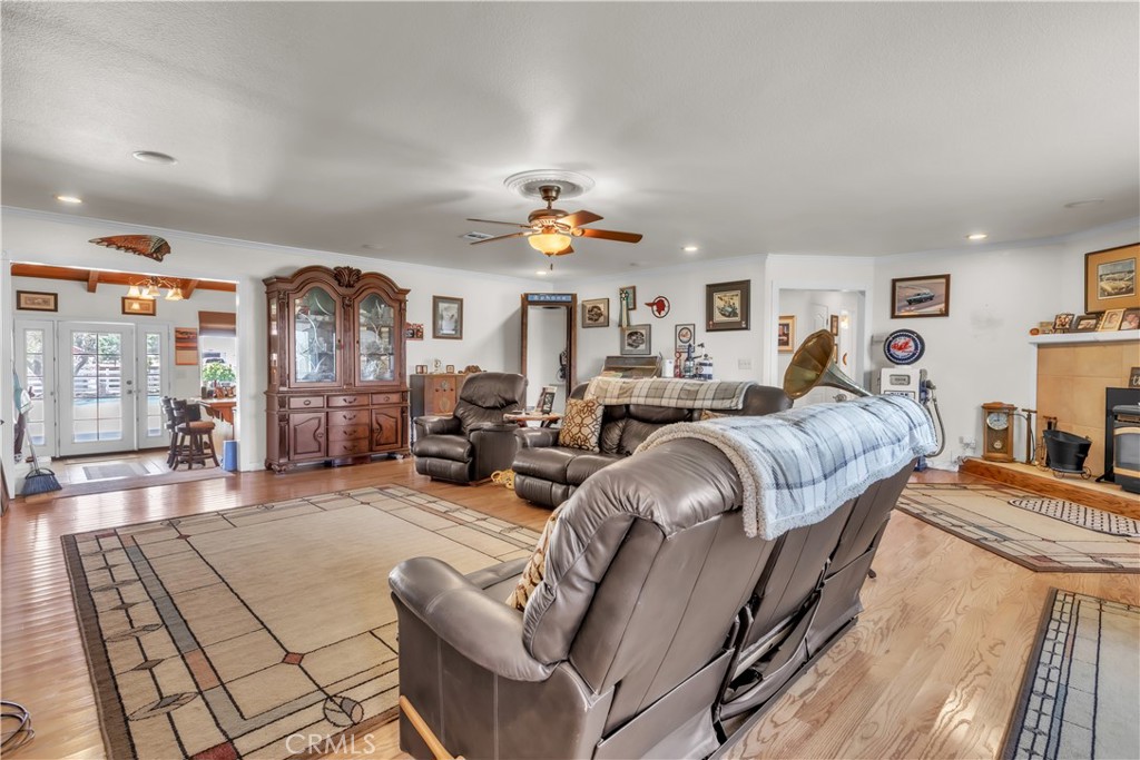 8043 Sunset Drive Property Photo 2