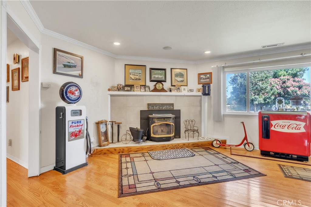 8043 Sunset Drive Property Photo 4