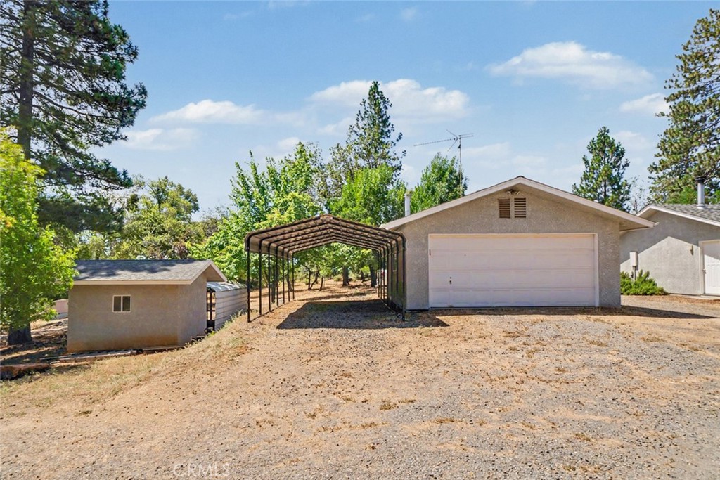 5627 Buckskin Road Property Photo 4