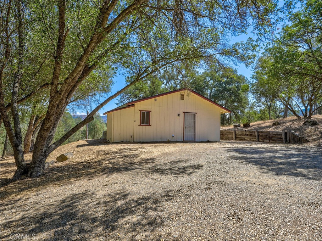 42025 Road 415 Property Photo 1