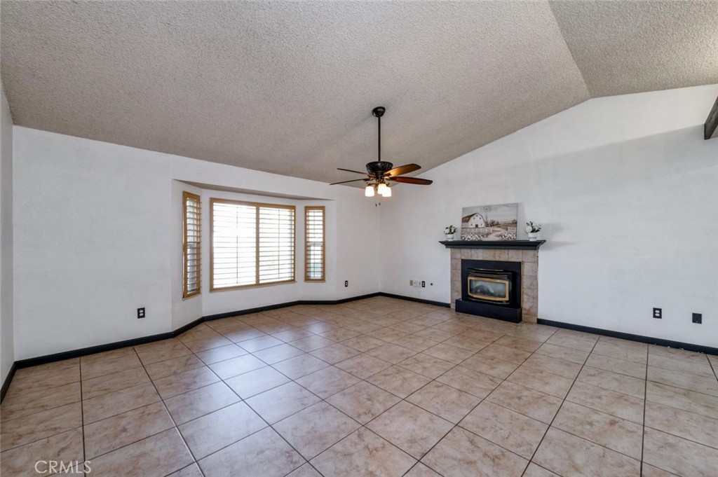 2319 S Pierce Property Photo 5