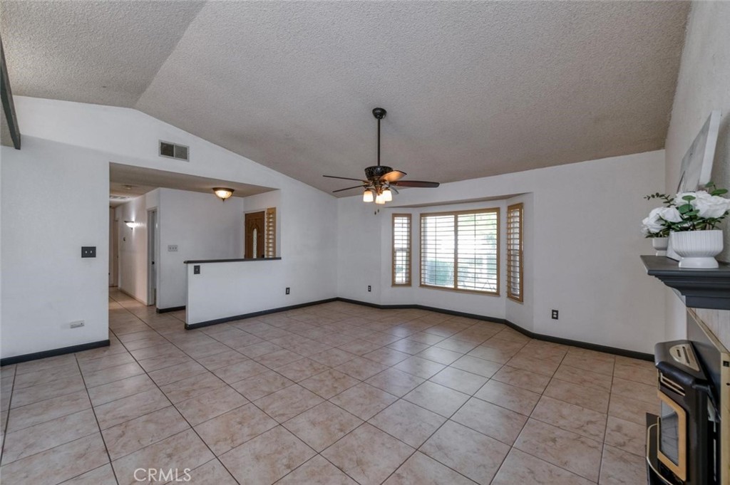 2319 S Pierce Property Photo 6