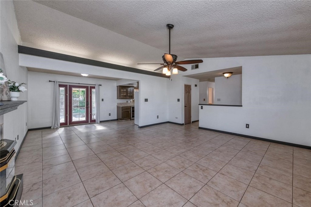 2319 S Pierce Property Photo 7