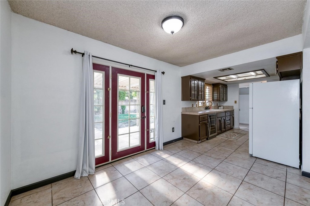 2319 S Pierce Property Photo 8