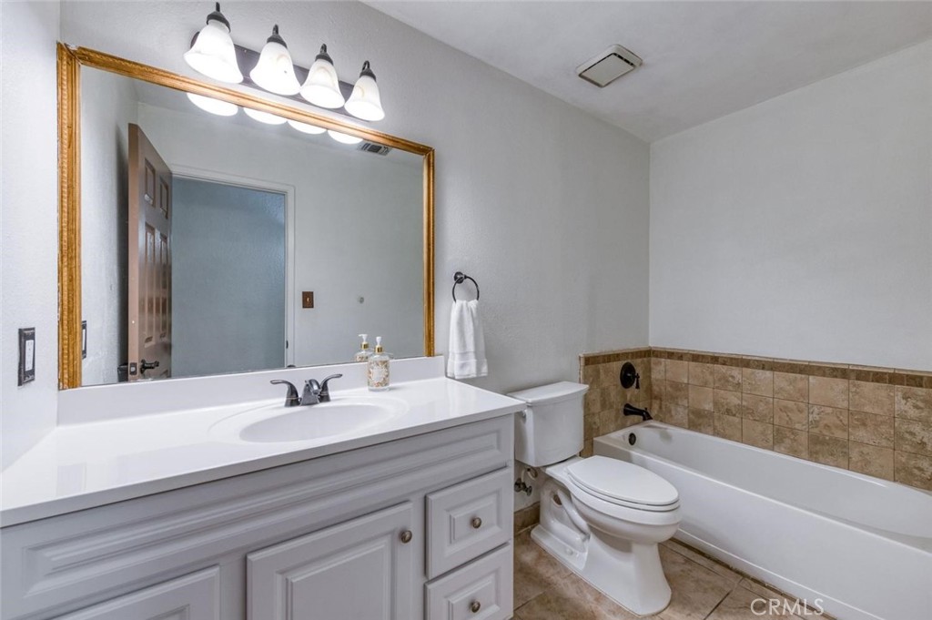 2319 S Pierce Property Photo 18