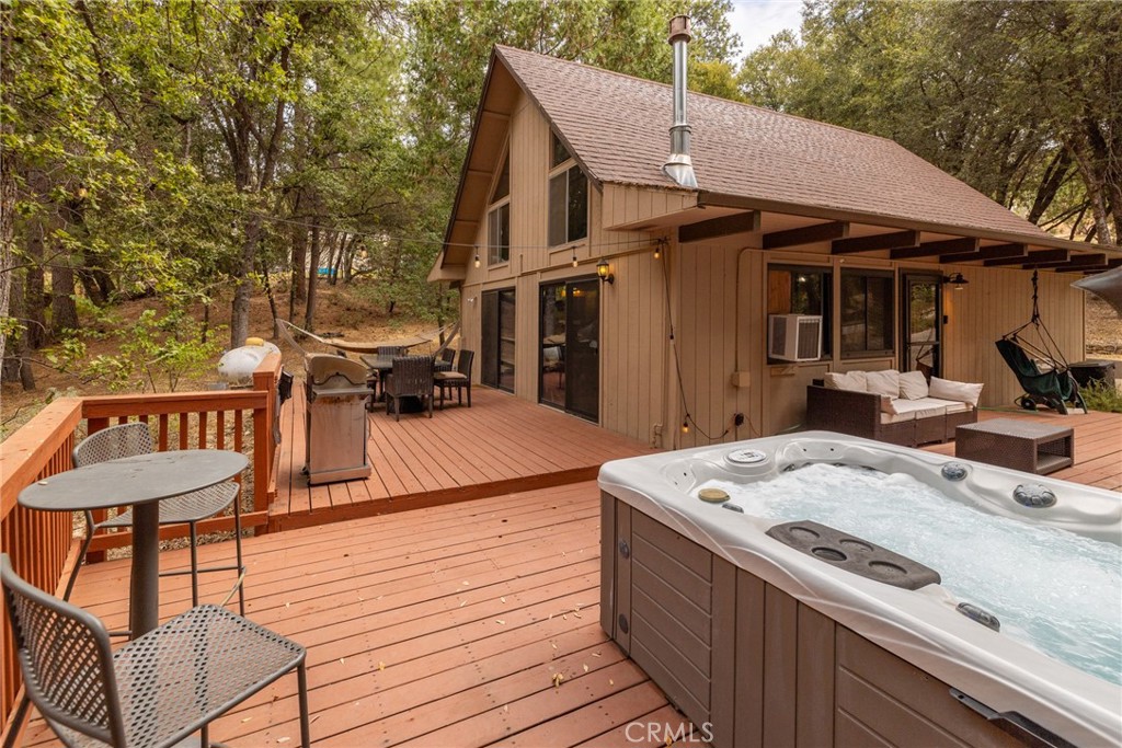 5655 Harris Cut Off Property Photo 2