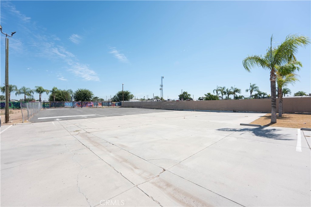 2112 E California Property Photo 9