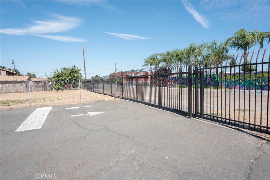 2112 E California Property Photo 11
