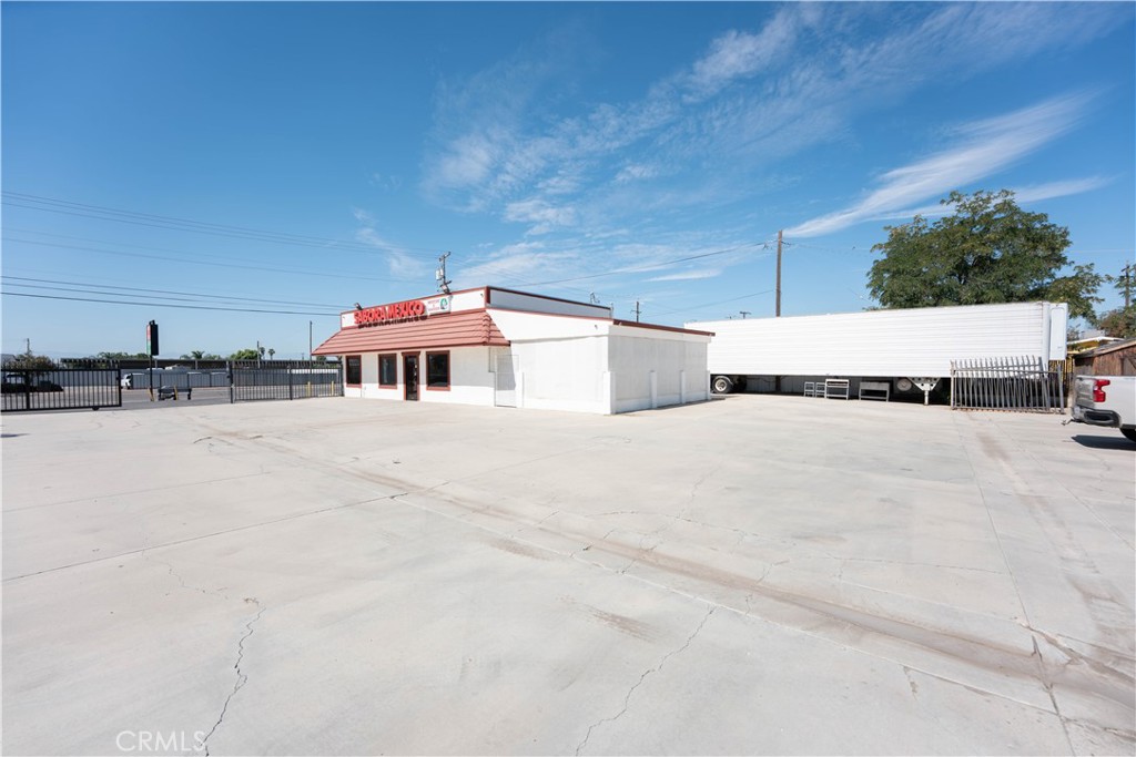 2112 E California Property Photo 13