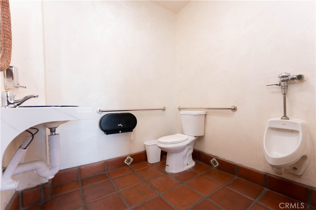 2112 E California Property Photo 25