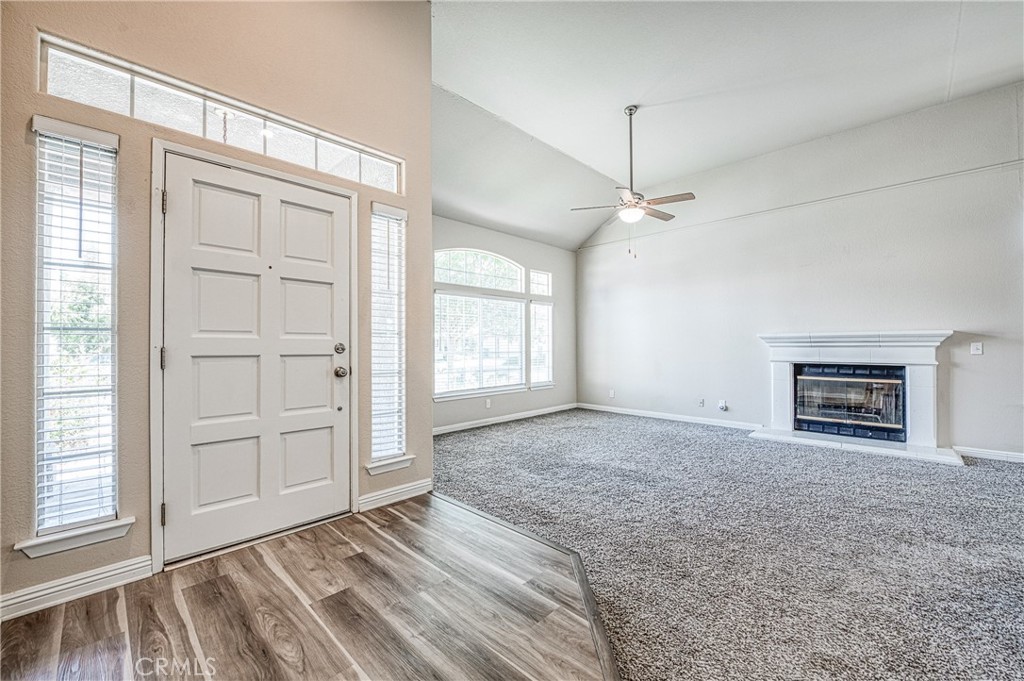 2231 E Pryor Drive Property Photo 3