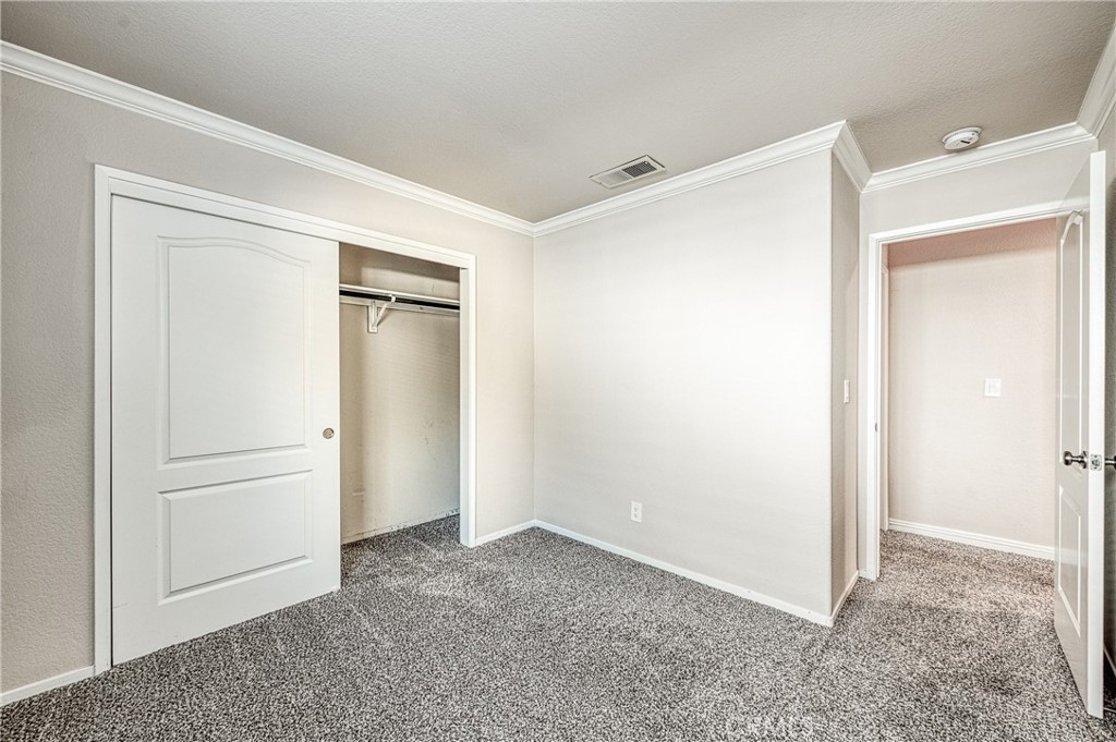 2231 E Pryor Drive Property Photo 20
