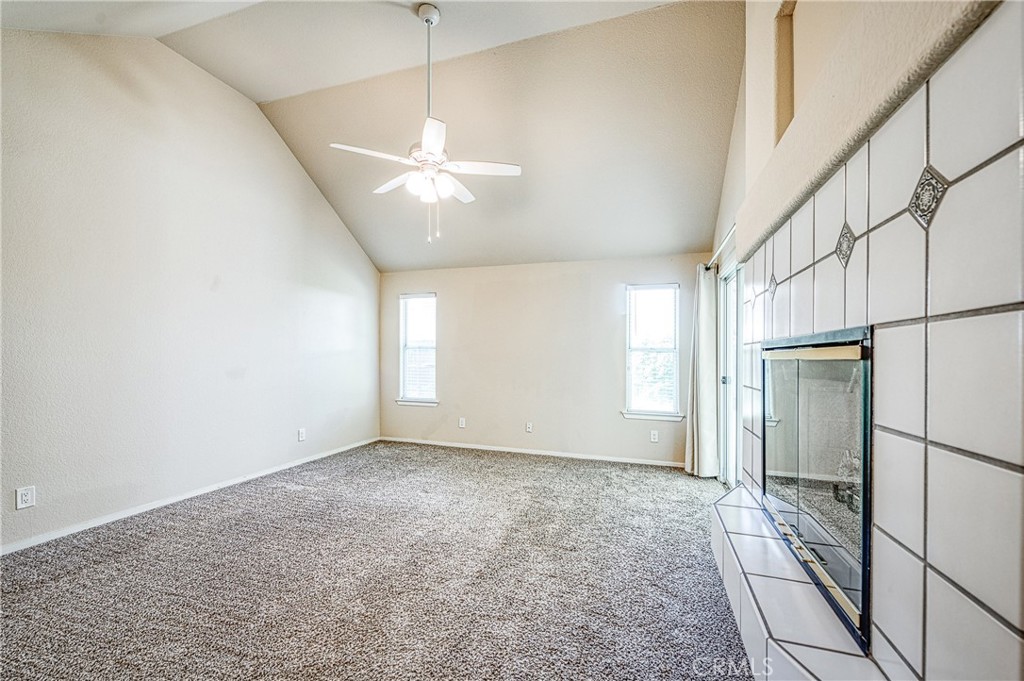 2231 E Pryor Drive Property Photo 21