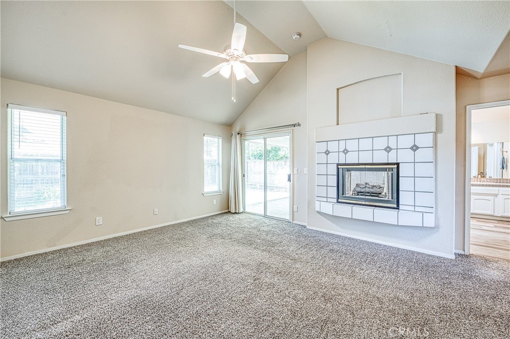 2231 E Pryor Drive Property Photo 22