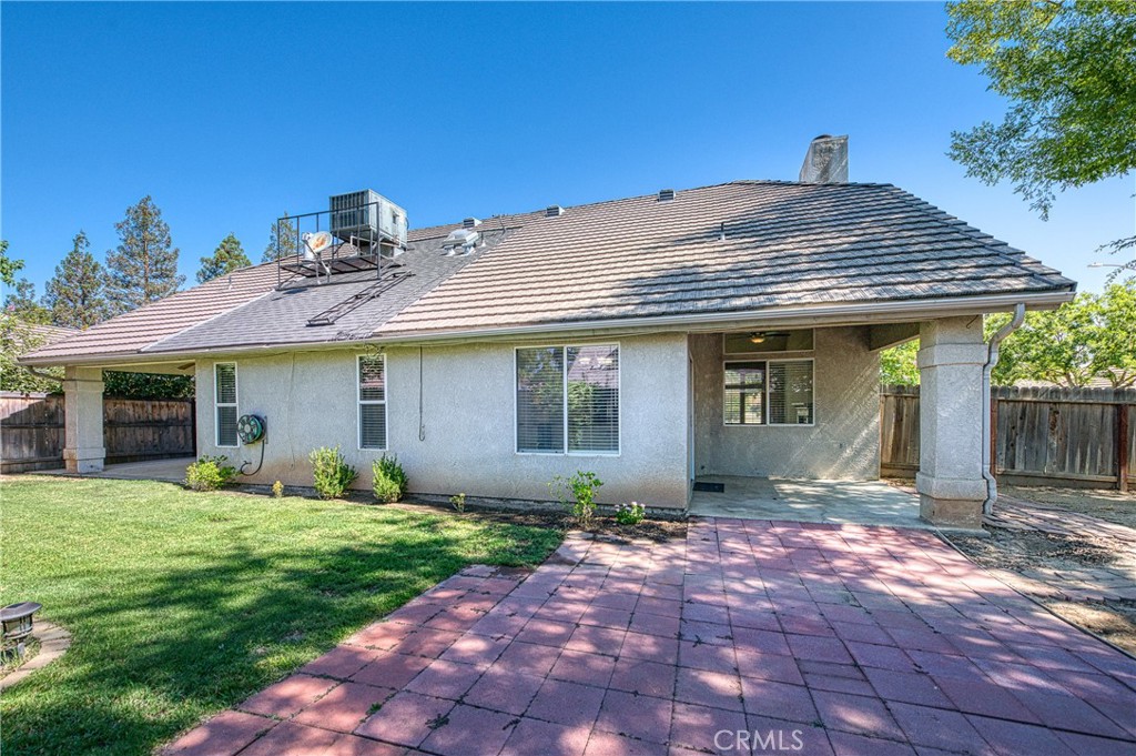 2231 E Pryor Drive Property Photo 28