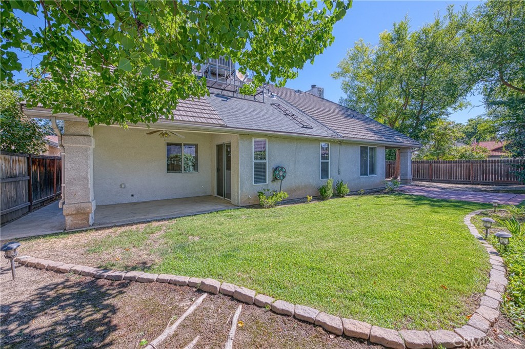 2231 E Pryor Drive Property Photo 29