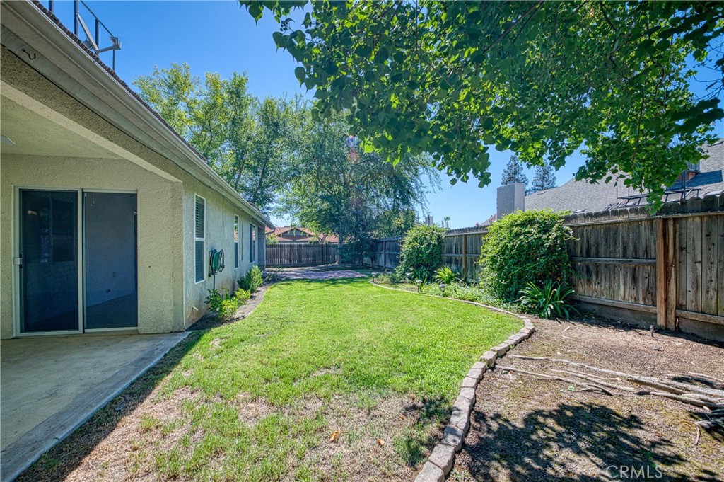 2231 E Pryor Drive Property Photo 30
