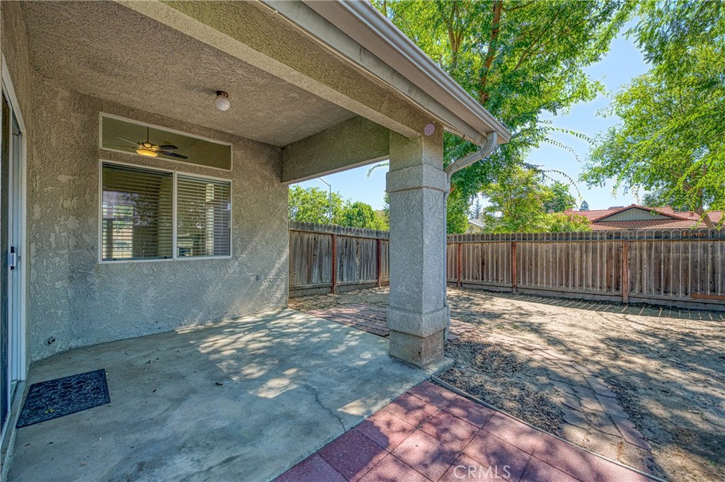 2231 E Pryor Drive Property Photo 32