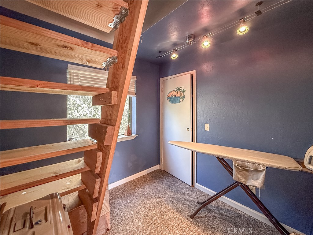 42306 Snowline Court Property Photo 9