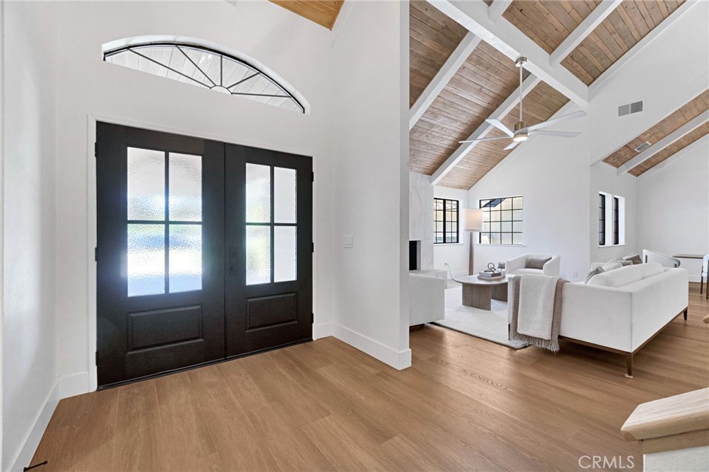 7442 N Tahan Property Photo 6
