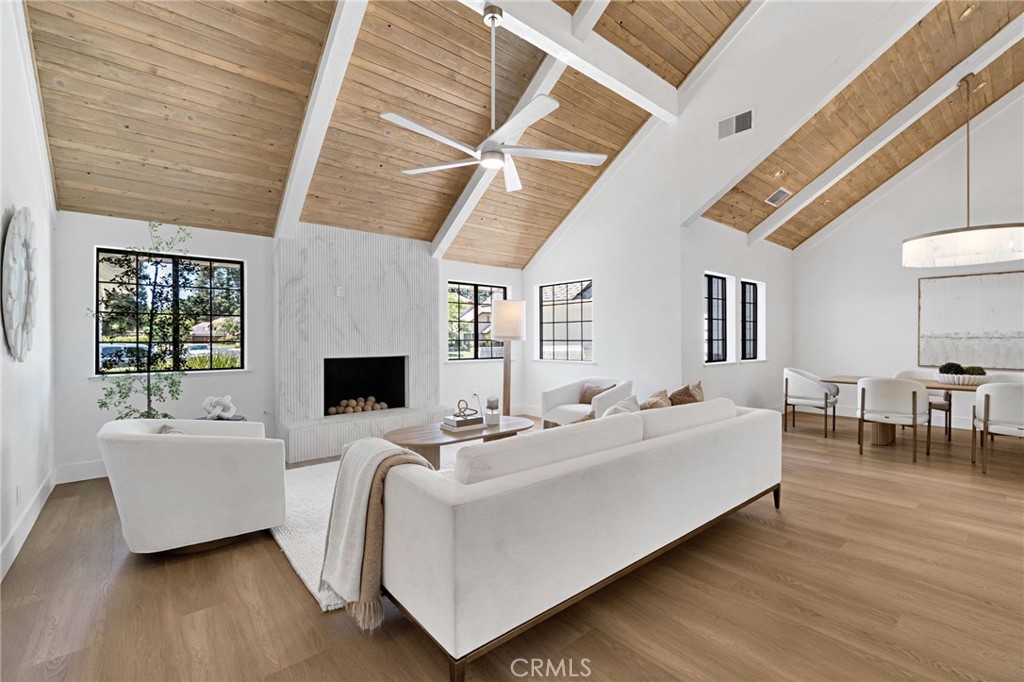7442 N Tahan Property Photo 10