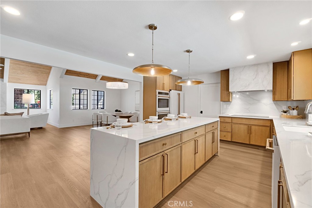 7442 N Tahan Property Photo 17