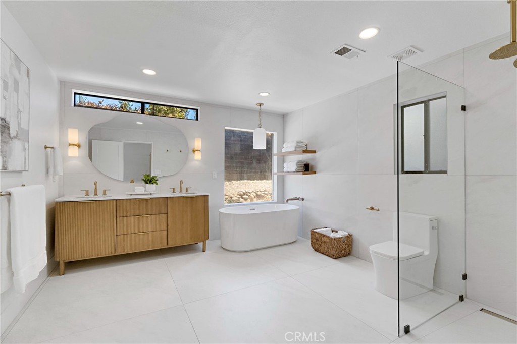 7442 N Tahan Property Photo 26