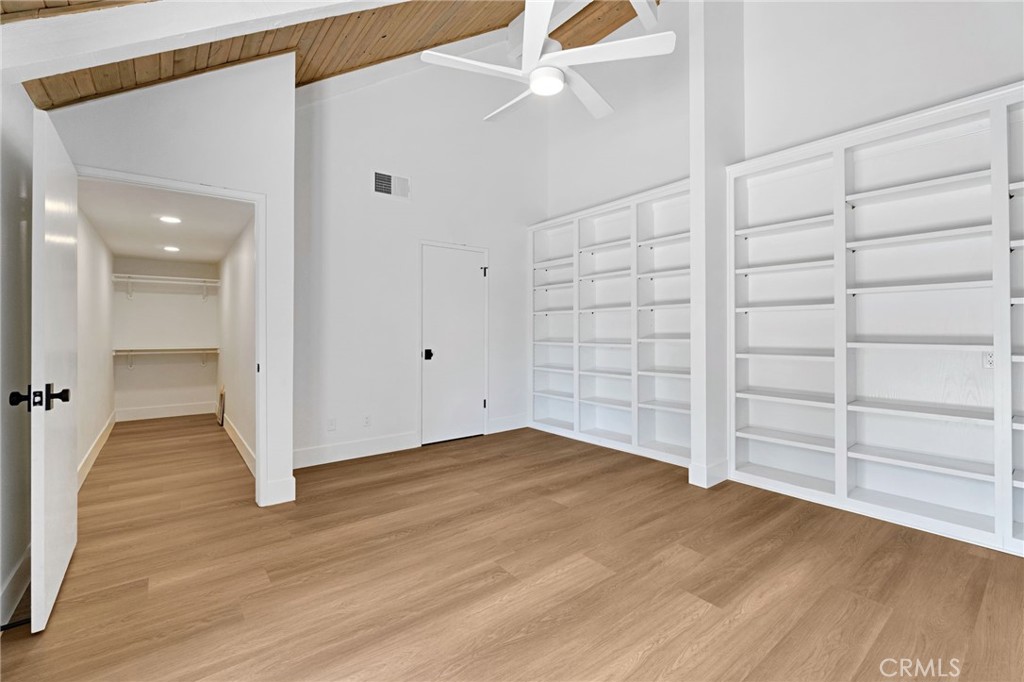 7442 N Tahan Property Photo 44