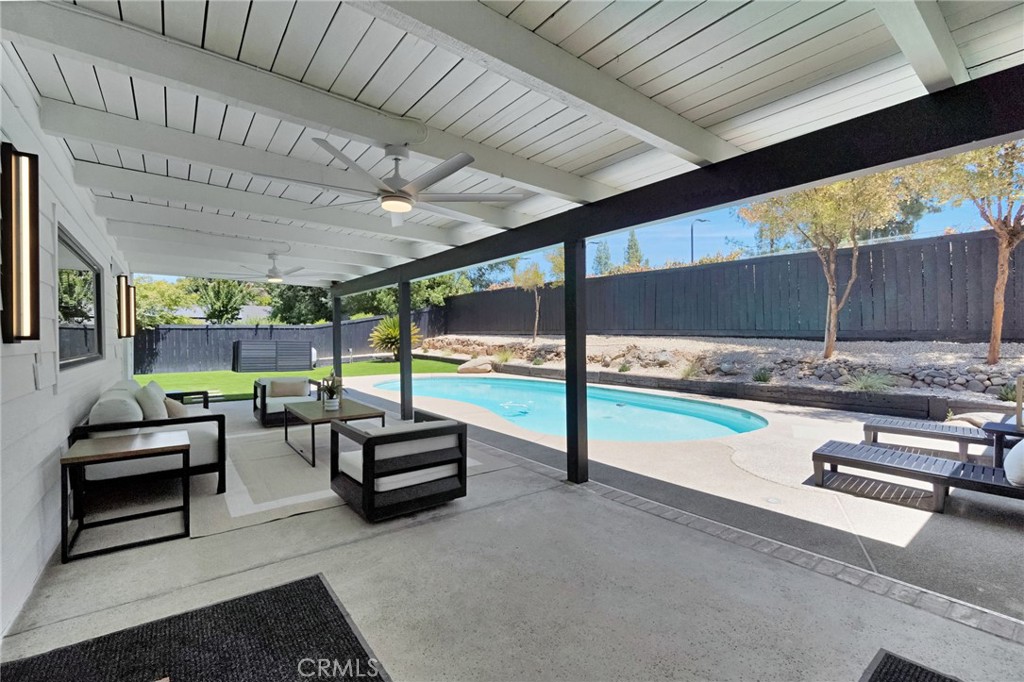 7442 N Tahan Property Photo 47