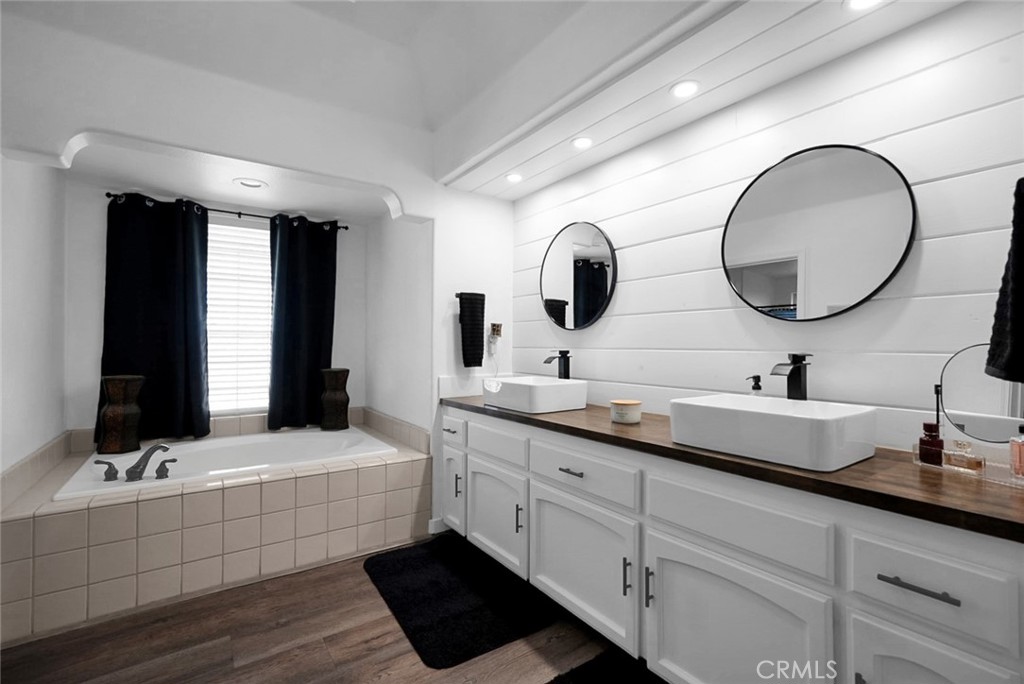 5090 Congressional Property Photo 24