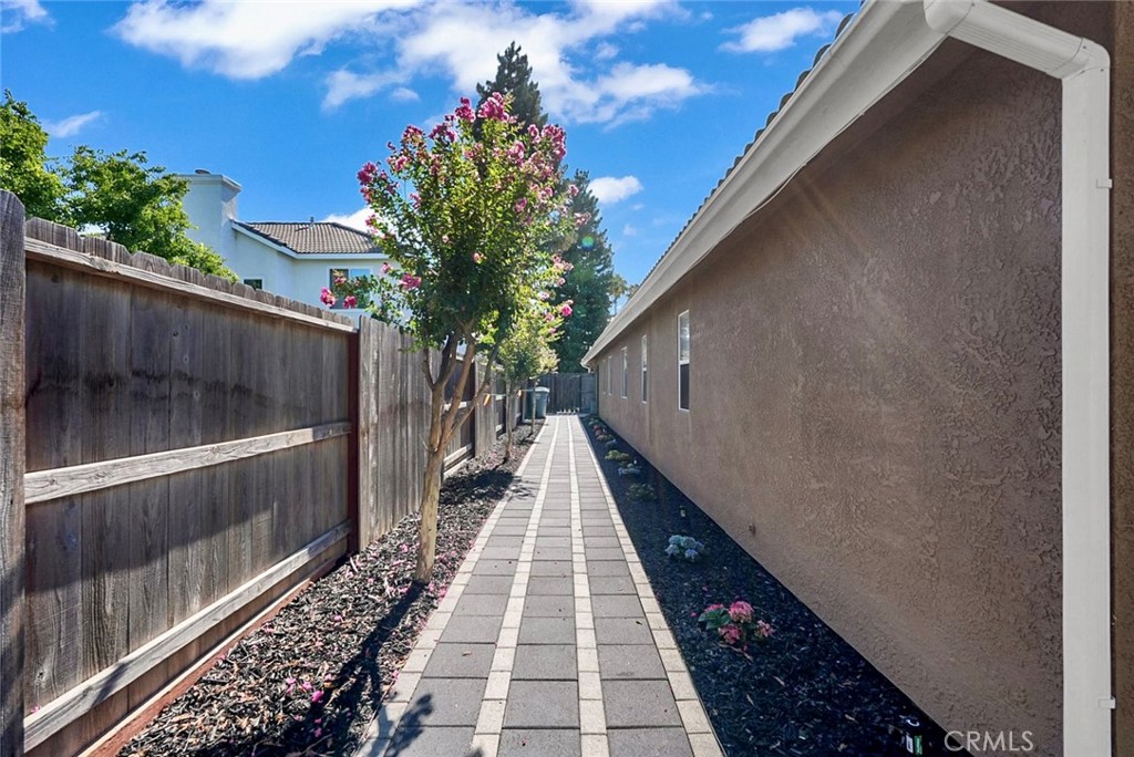 5090 Congressional Property Photo 37