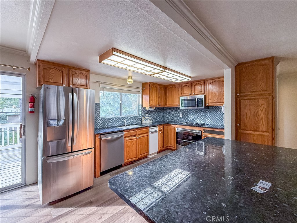 39314 Manzanita Property Photo 6