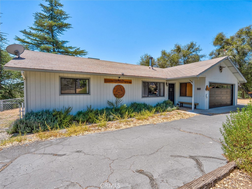 43710 Hilltop Property Photo 3
