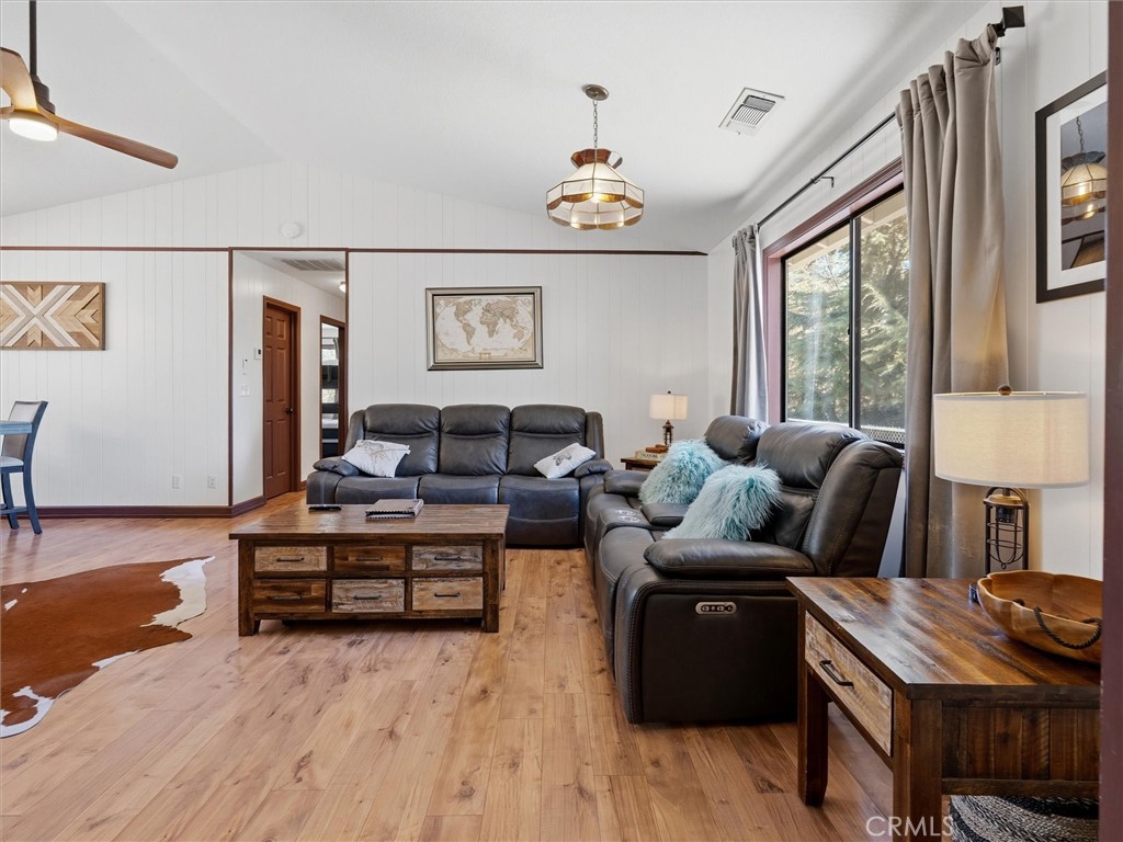 43710 Hilltop Property Photo 8